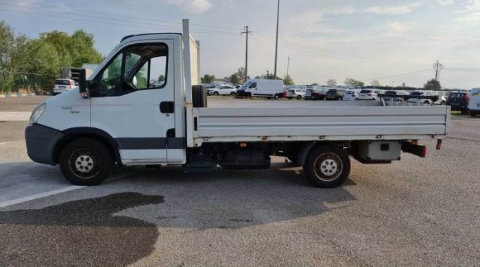 IVECO DAILY 2009 CAB  BIANCO 2011